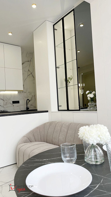 Стильна сучасна квартира площею 45 м²