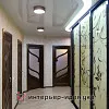 Фото ремонту просторого коридору